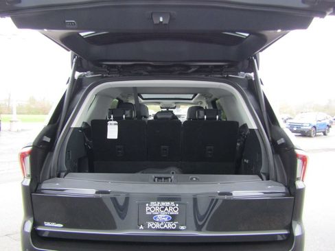 Used 2025 Lincoln Navigator Reserve AWD/4WD image 9