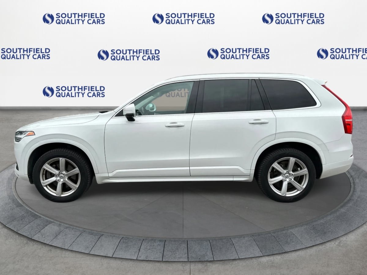 Used 2022 Volvo XC90 T5 Momentum AWD/4WD image 3