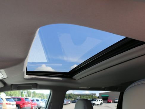 Used 2018 Toyota Highlander XLE FWD image 26