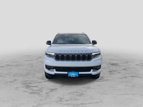 Used 2023 Jeep Wagoneer 4WD image 3