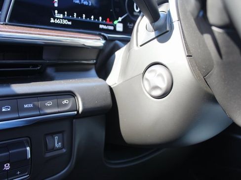 Used 2023 Cadillac Escalade ESV Sport Platinum w/ LPO, ONYX Package image 31