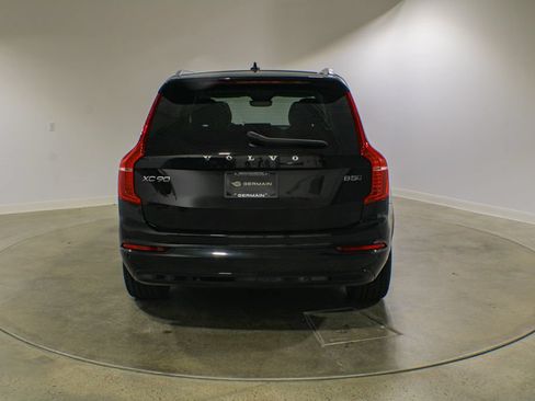 Used 2023 Volvo XC90 B5 Core w/ Climate Package AWD/4WD image 4