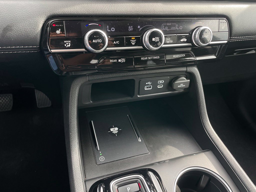 Certified 2025 Honda Pilot Touring image 18