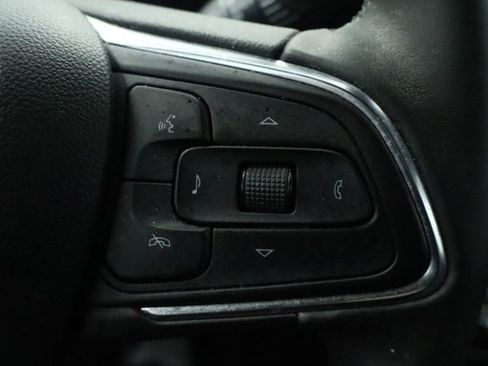 Used 2024 Buick Envista Sport Touring w/ Convenience I Package FWD image 37