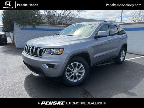 Used 2021 Jeep Grand Cherokee Laredo image 1