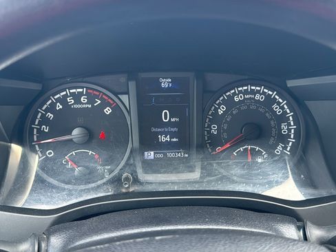 Used 2021 Toyota Tacoma SR AWD/4WD image 13