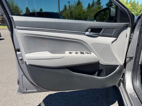 Used 2020 Hyundai Elantra Value Edition FWD image 11