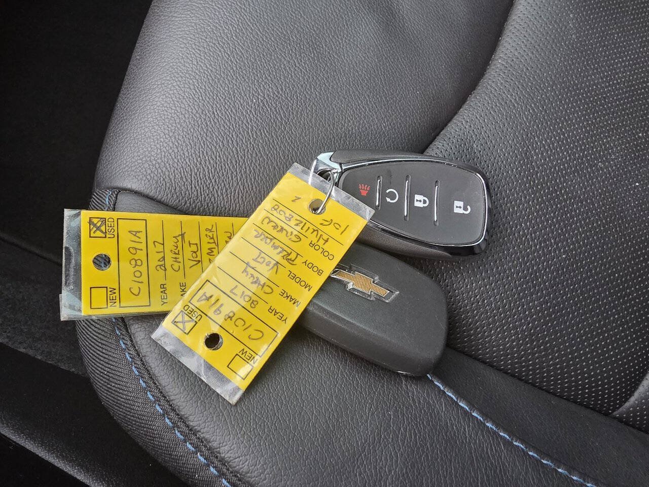 Used 2017 Chevrolet Volt Premier w/ Driver Confidence II Package FWD image 19