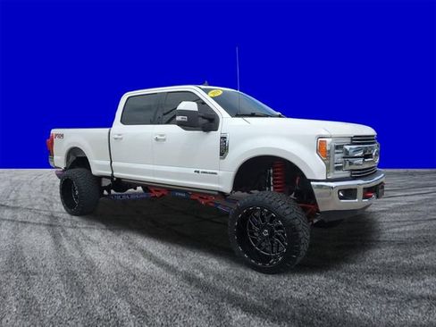 Used 2019 Ford F250 Lariat w/ Lariat Ultimate Package image 2