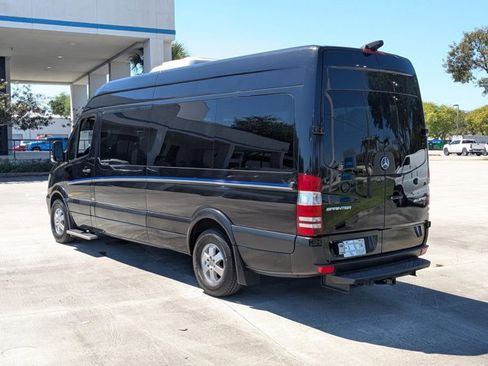 Used 2015 Mercedes-Benz Sprinter 2500 image 8