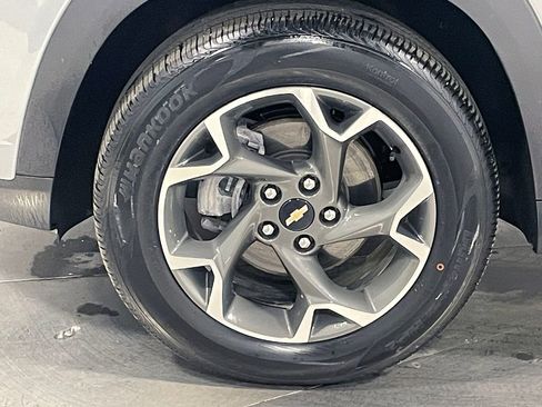 Used 2024 Chevrolet Trax LT FWD image 34