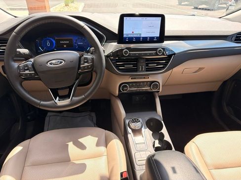 Used 2022 Ford Escape Titanium AWD/4WD image 18
