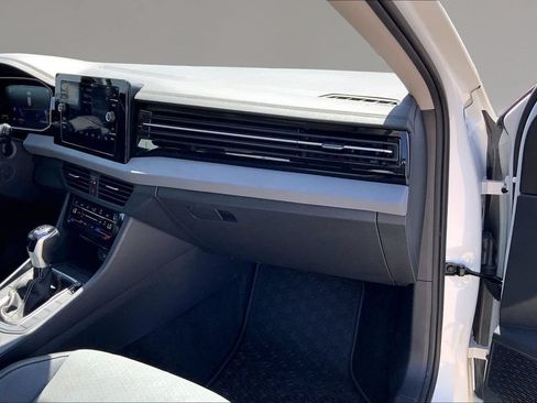 Certified 2025 Volkswagen Jetta SE w/ Sunroof Package FWD image 16