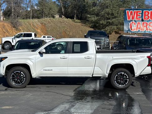 Used 2024 Toyota Tacoma TRD Sport w/ TRD Sport Upgrade Package image 7