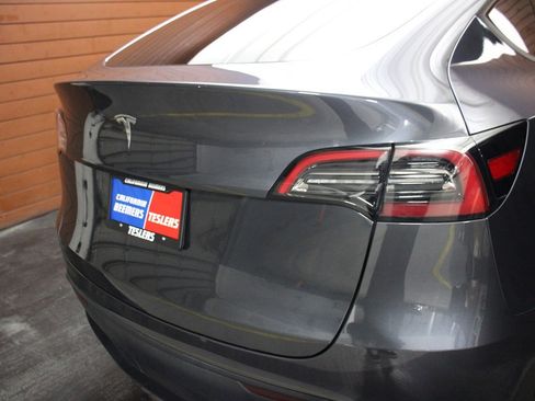 Used 2023 Tesla Model Y Long Range image 9