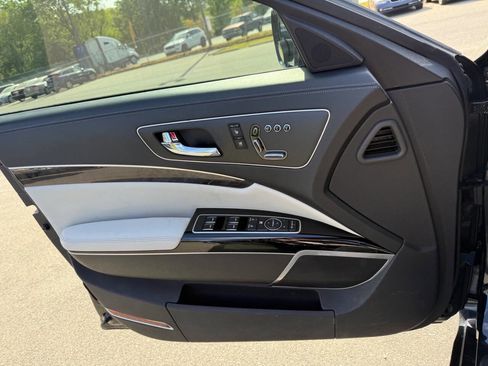 Used 2015 Kia K900 Luxury image 23