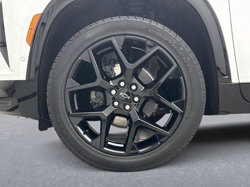 Used 2024 Chevrolet Traverse RS AWD/4WD image 28