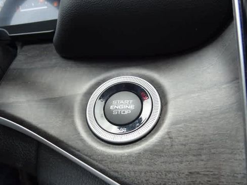 Used 2023 Jeep Grand Cherokee Limited image 25