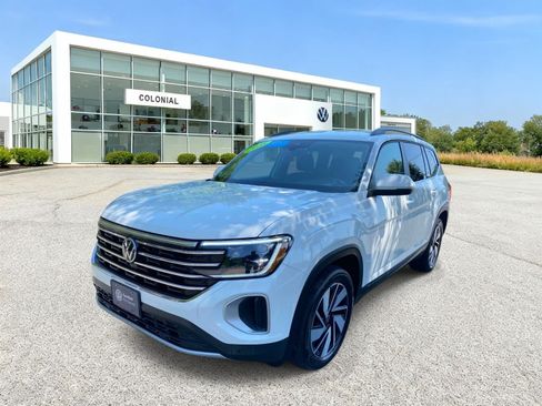 Used 2025 Volkswagen Atlas SE AWD/4WD image 1