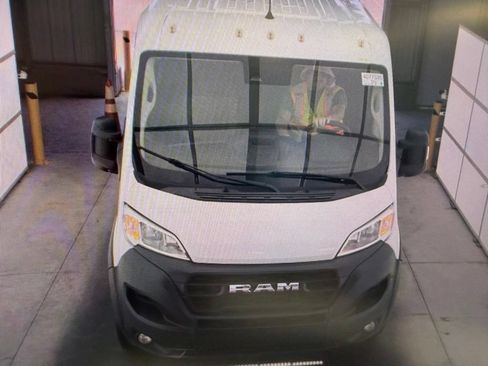 Used 2025 RAM ProMaster 2500 w/ Convenience Group FWD image 9