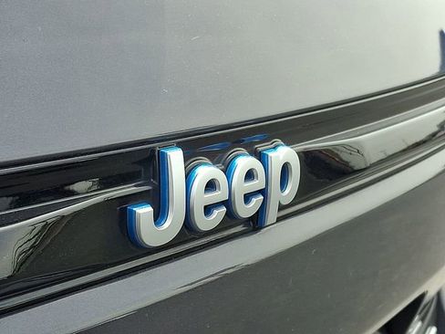 Used 2022 Jeep Grand Cherokee Summit AWD/4WD image 30