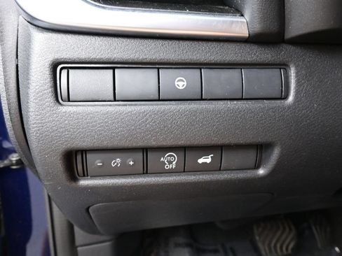 Used 2024 Nissan Rogue SV AWD/4WD image 24