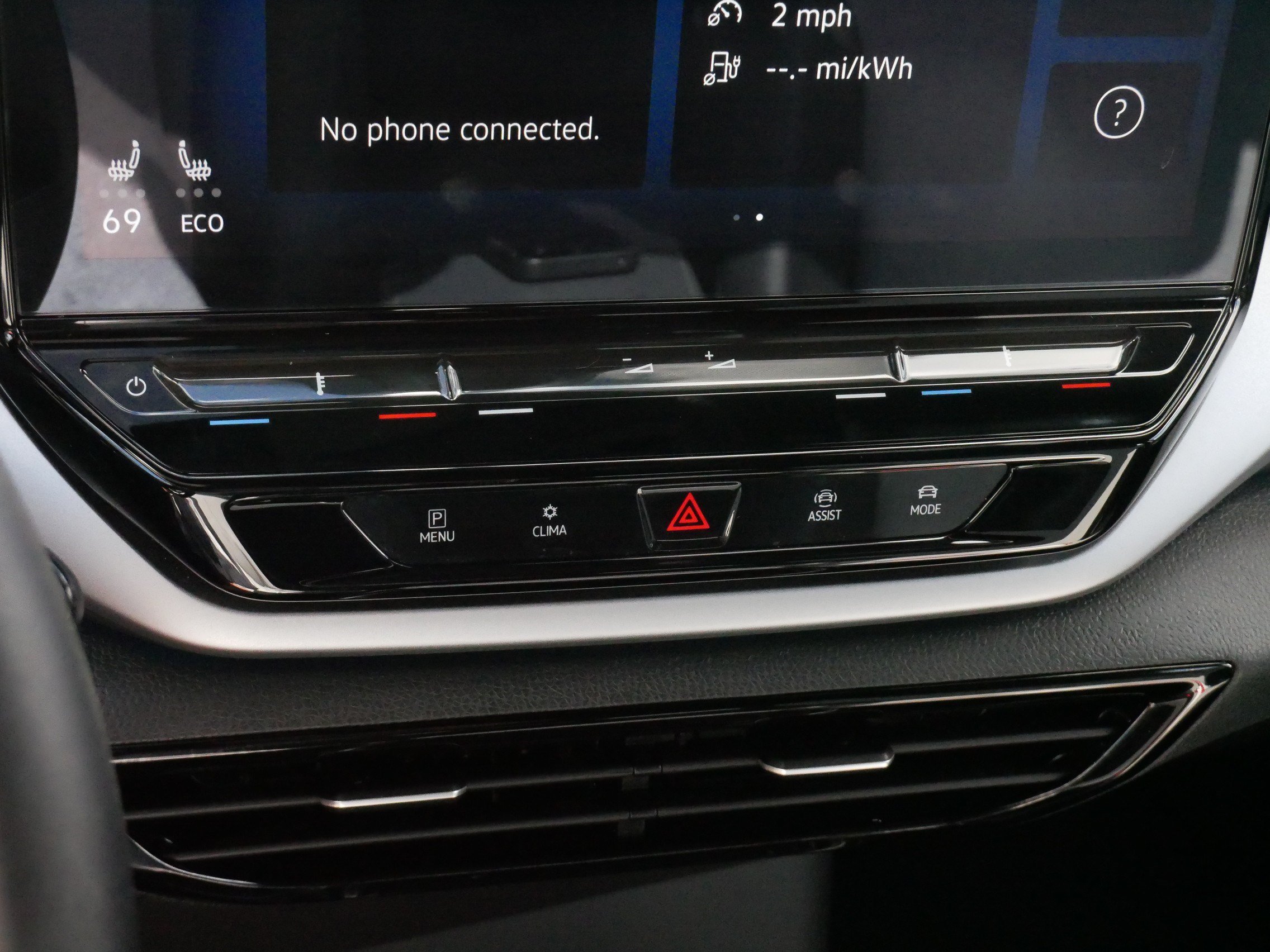 Certified 2023 Volkswagen ID.4 Pro AWD/4WD image 19