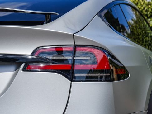 Used 2023 Tesla Model X AWD/4WD image 7