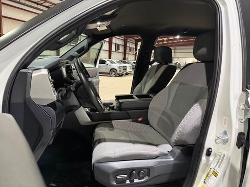 Used 2025 Toyota Tundra SR5 w/ SR5 Convenience Package AWD/4WD image 14