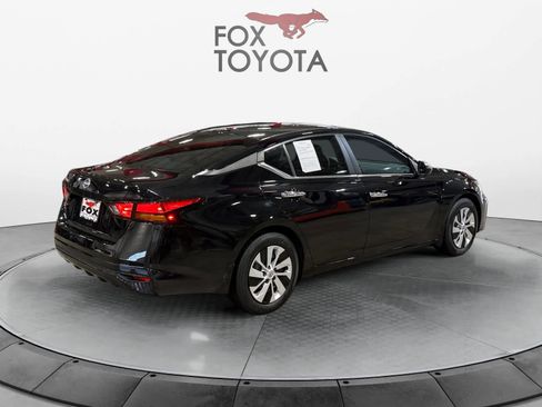 Used 2024 Nissan Altima 2.5 S FWD image 6
