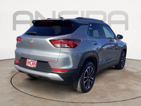 Used 2025 Chevrolet TrailBlazer LT image 14