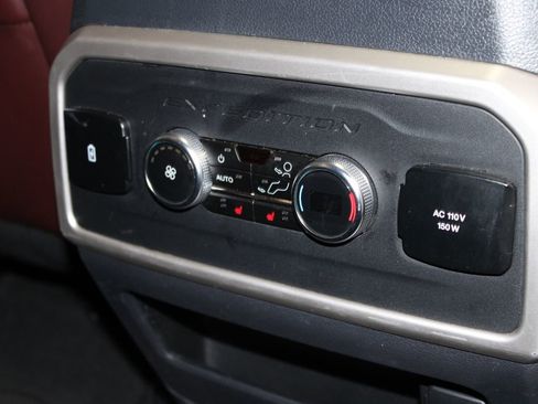 Used 2024 Ford Expedition Limited image 37