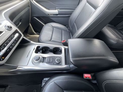 Certified 2023 Ford Explorer XLT w/ Equipment Group 202A AWD/4WD image 22