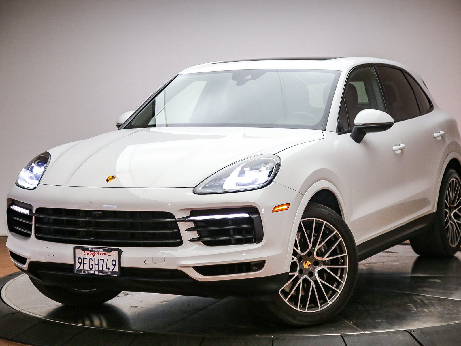 Certified 2023 Porsche Cayenne AWD/4WD image 1
