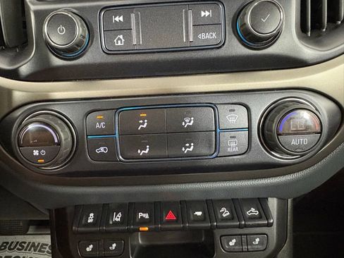 Used 2021 Chevrolet Colorado Z71 w/ Safety Package AWD/4WD image 27