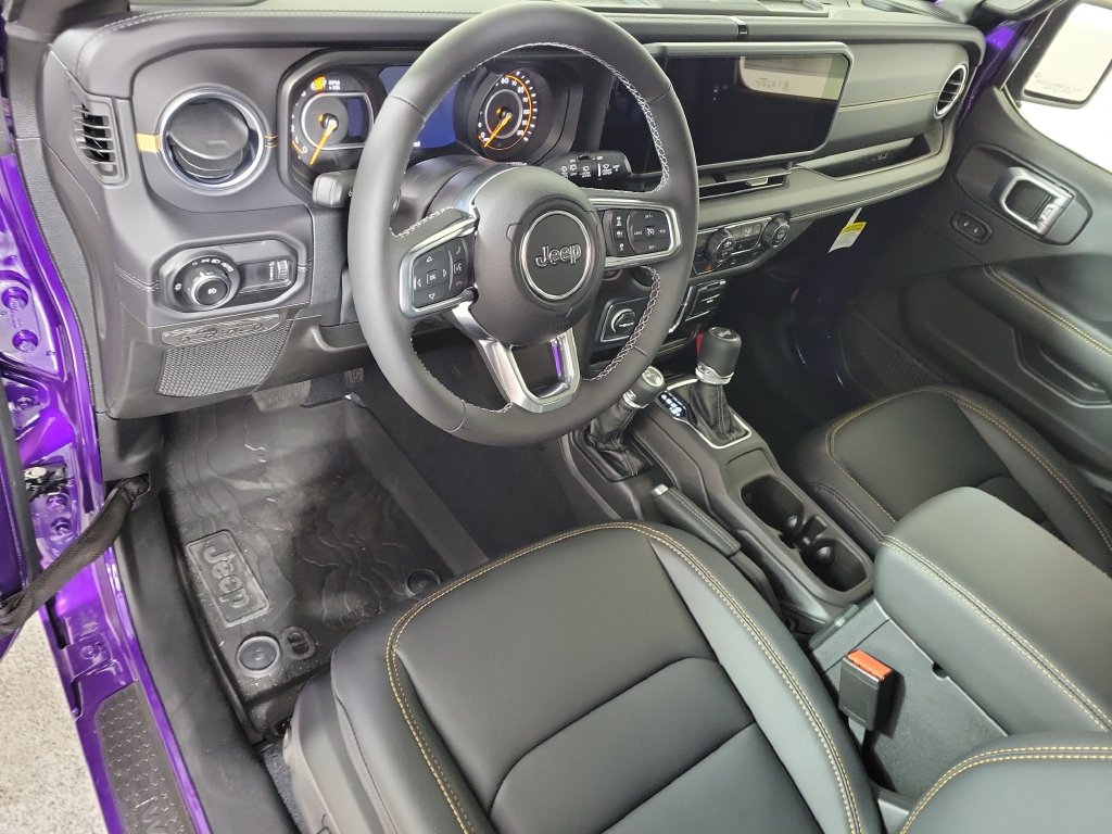 New 2026 Jeep Wrangler Unlimited Sahara w/ Technology Group AWD/4WD image 11