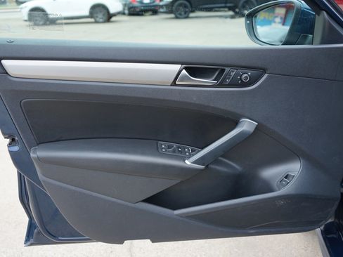 Used 2022 Volkswagen Passat 2.0T SE image 19