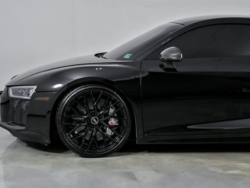 Used 2017 Audi R8 V10 plus image 7