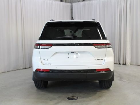 Used 2024 Jeep Grand Cherokee Limited w/ Luxury Tech Group II AWD/4WD image 27