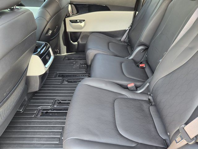 Certified 2024 Kia Carnival EX FWD image 30