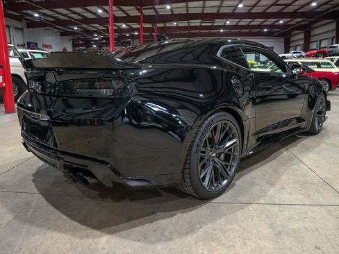 Used 2018 Chevrolet Camaro ZL1 RWD image 8