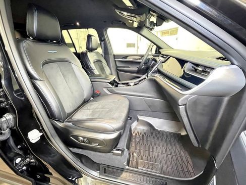 Used 2022 Jeep Grand Cherokee Trailhawk w/ Luxury Tech Group III image 36