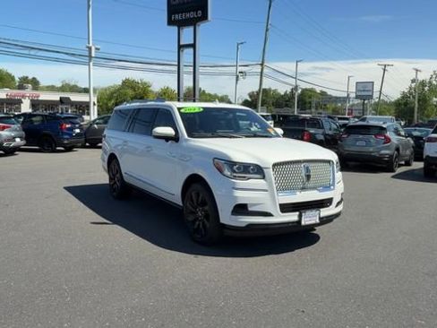 Used 2023 Lincoln Navigator L Reserve AWD/4WD image 2