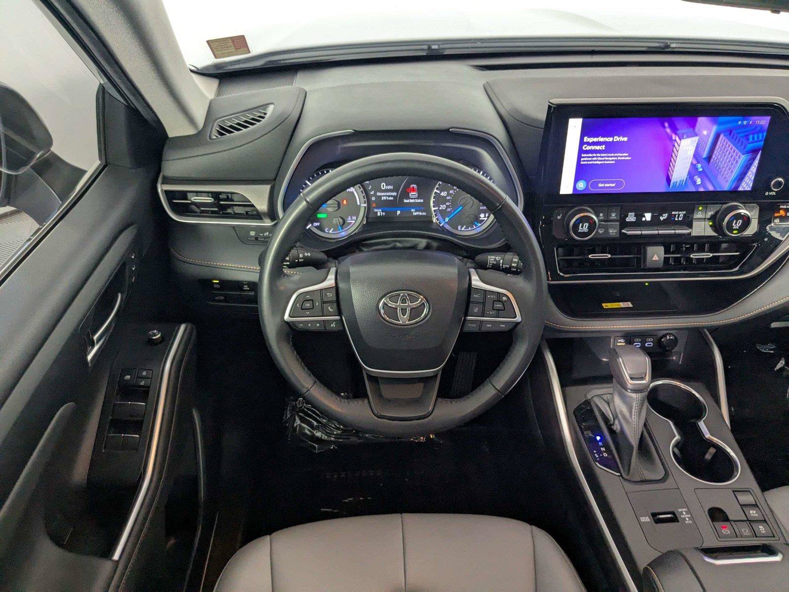 Used 2023 Toyota Highlander Bronze Edition FWD image 42