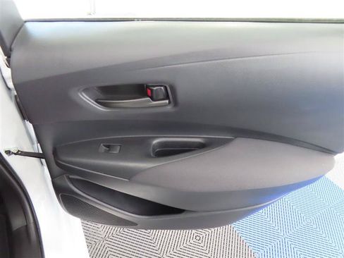 Used 2026 Toyota Corolla LE FWD image 31