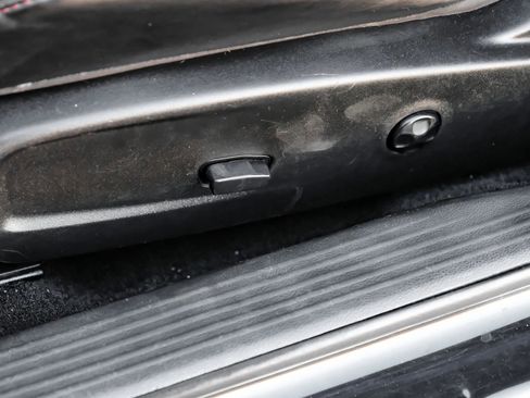 Used 2015 Dodge Challenger R/T Plus image 36