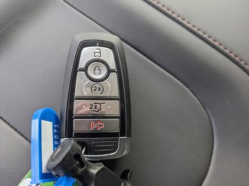 New 2025 Ford Expedition Active image 34