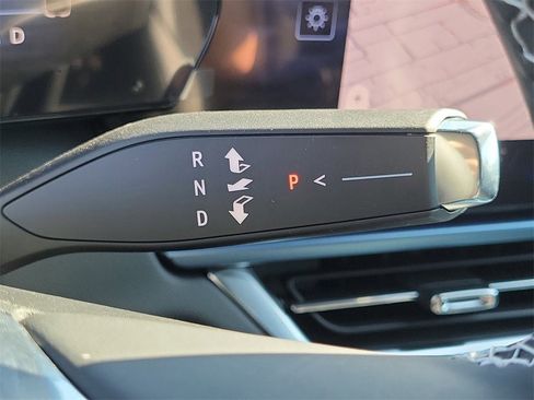 New 2026 Chevrolet Equinox EV LT image 11