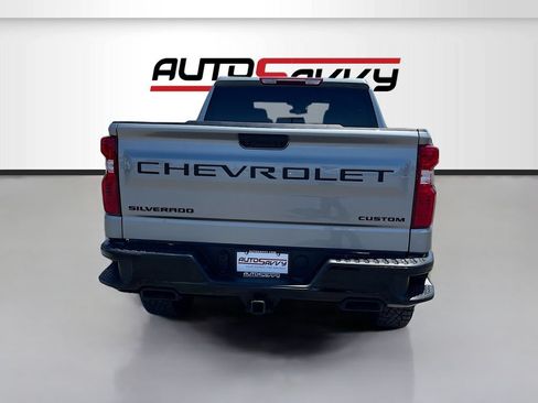 Used 2025 Chevrolet Silverado 1500 Custom Trail Boss w/ Dark Appearance Package AWD/4WD image 6