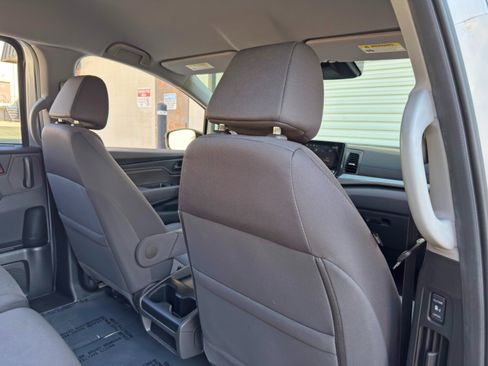 Used 2019 Honda Odyssey EX image 31